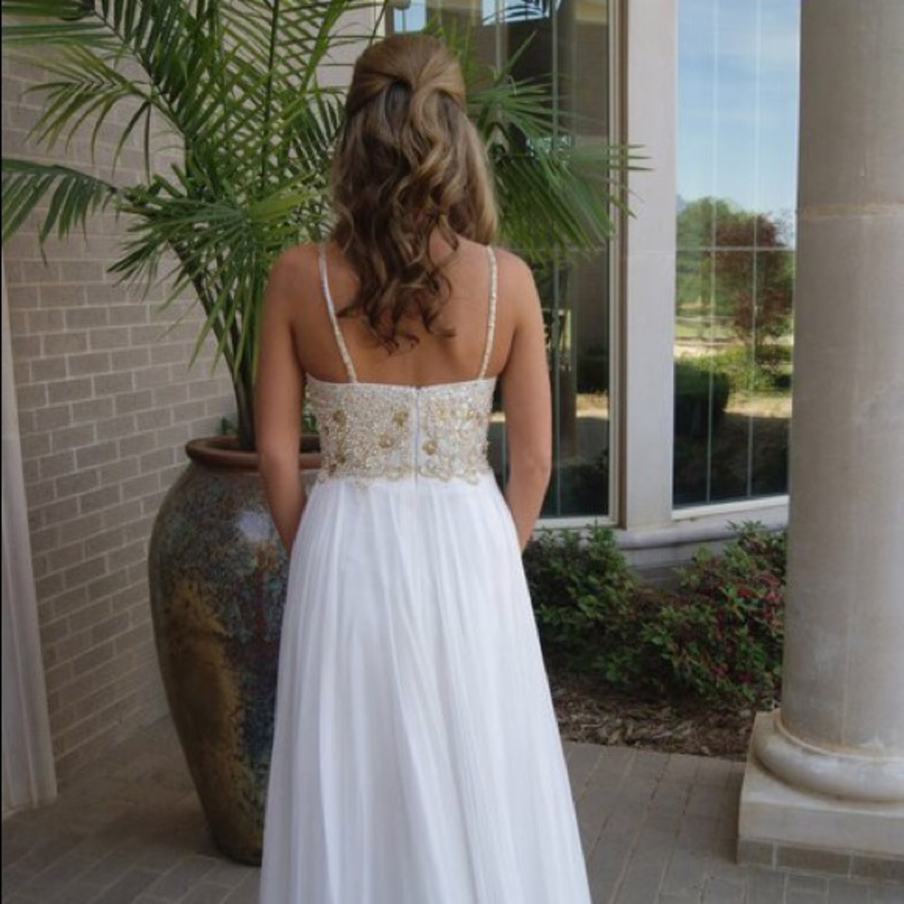 Sherri Hill prom dress - Picture 2 of 10